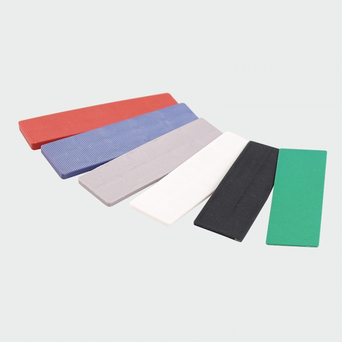 Timco Assorted Plastic 28mm Flat Packers (Pack of 200 Mixed 1-6mm)