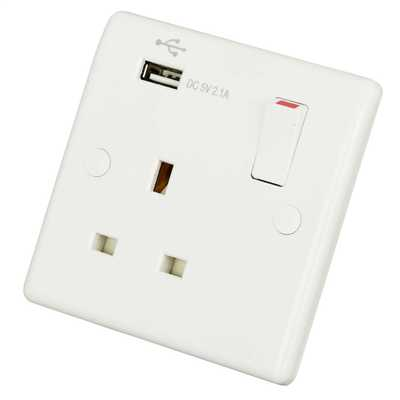 Selectric Smooth 13A Switched Socket Outlet (w/ 1 USB Port: 5V/2.1A) - 1 Gang